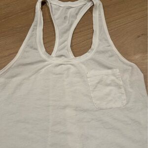 Lululemon light weight tank with pocket 6